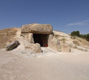 Como construtores antigos conseguiam erguer pedras colossais?