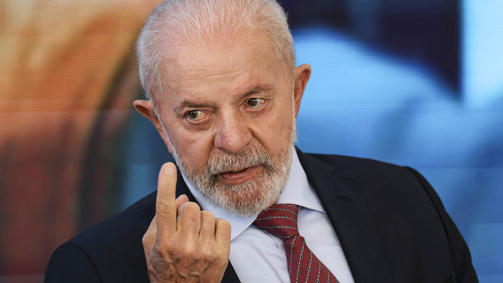 Os bagres, a matemática e o faz-de-conta de Lula na BR-319