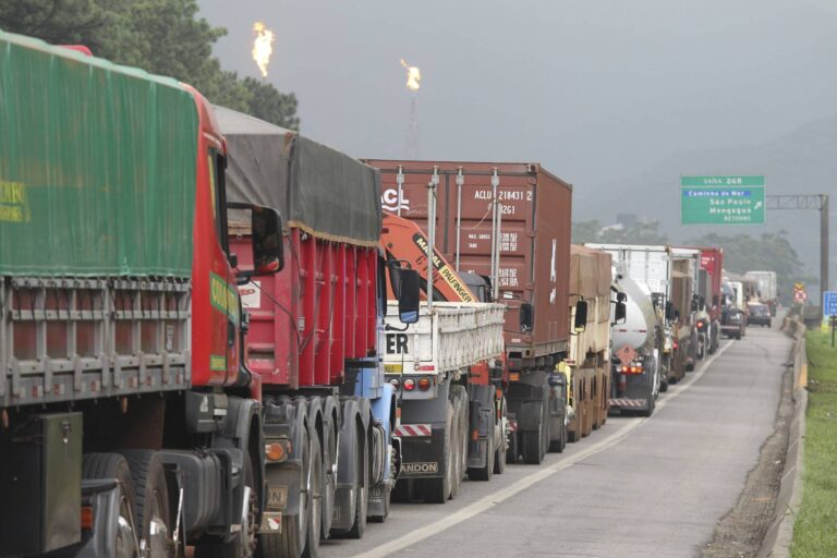 Tendências e soluções para a descarbonização do setor de transporte