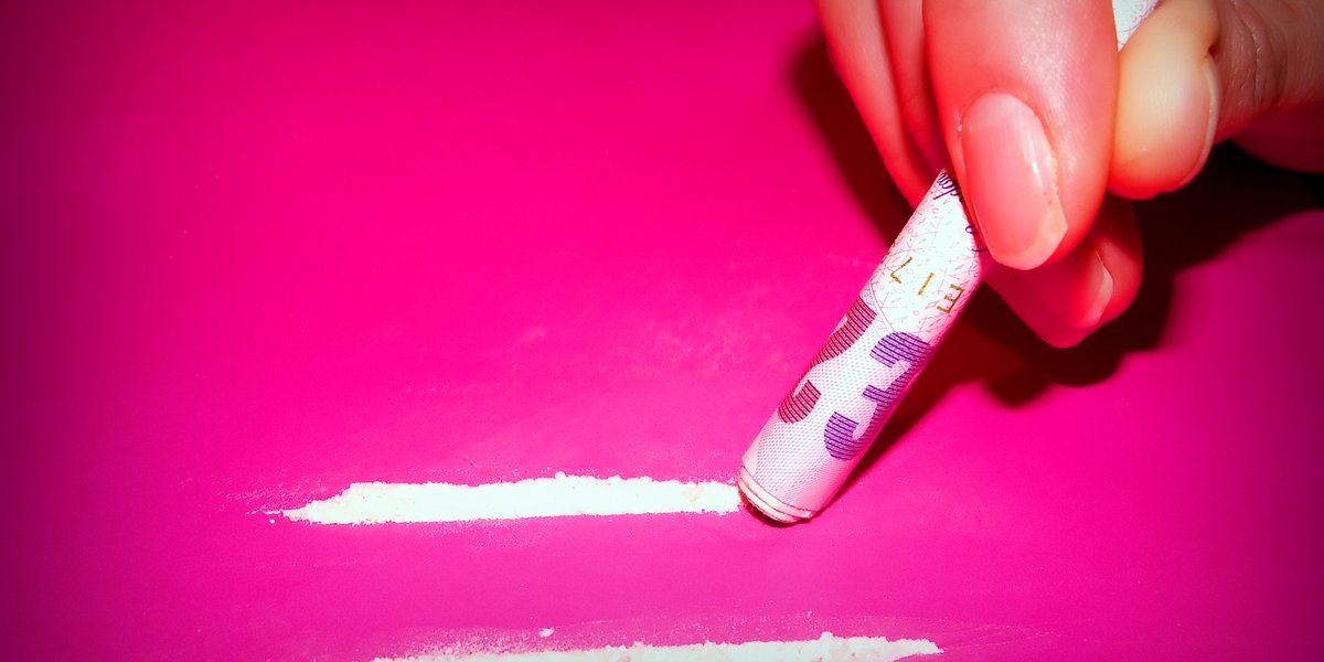 Cocaína rosa: nova droga entre os jovens está preocupando a Europa