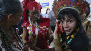 “Senti medo de ser expulsa”, diz Txai Suruí sobre seguranças da ONU na COP 16