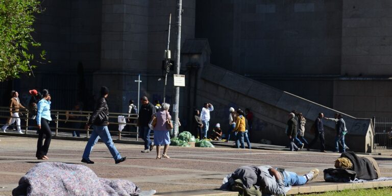 Aumenta em 25% o número de pessoas em situação de rua no país