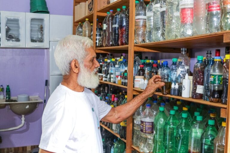 Pesquisador acreano cria laboratório de remédios naturais