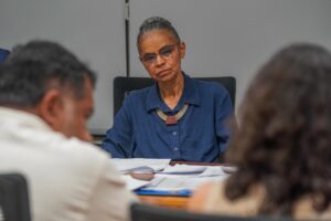 Não cabe ao MMA definir o caminho da política energética brasileira, diz Marina Silva