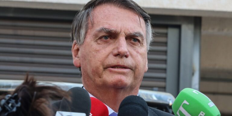 Bolsonaro pede anulação da delação de Cid e afastamento de Moraes