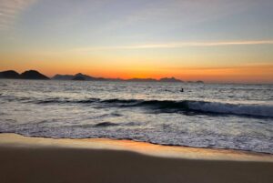 Edital oferece 10 bolsas de R$10 mil para projetos artísticos e jornalísticos