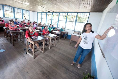 Quantas línguas e povos indígenas existem no Peru?