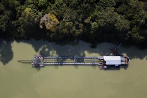 Com falhas na regulação, garimpo de ouro legalizado cresce na Amazônia