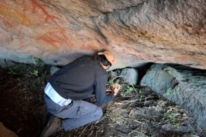 Primeiro sítio com pinturas rupestres do estado do RJ é descoberto no Itatiaia