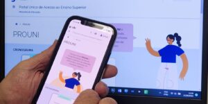 Prouni: convocados da lista de espera devem entregar dados até sexta
