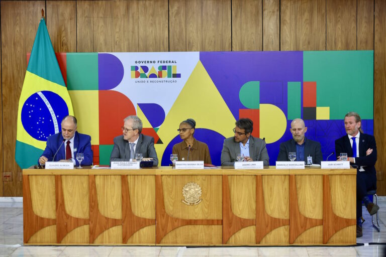 Alertas de desmatamento na Amazônia aumentam 55% em abril