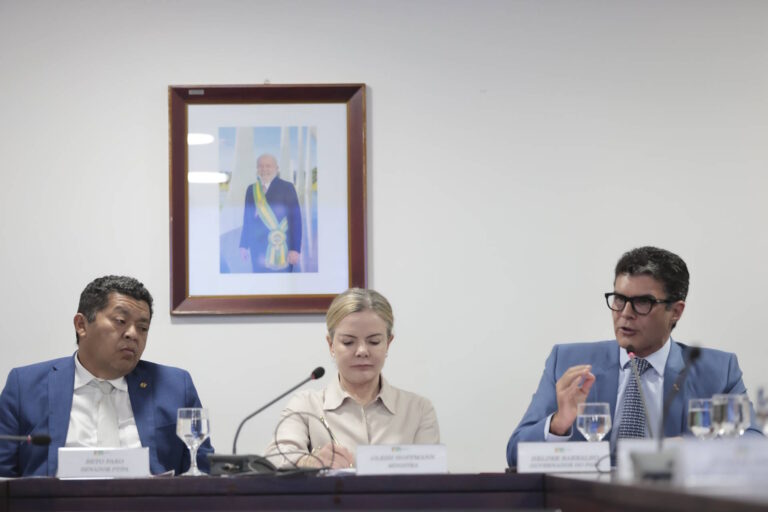 Após pressão, Helder Barbalho pede fim dos embargos em Altamira