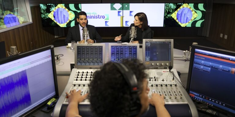 Governo avalia se mantém descontos do INSS por entidades