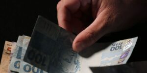 Juro do consignado para setor privado sobe para 59,1% ao ano em abril