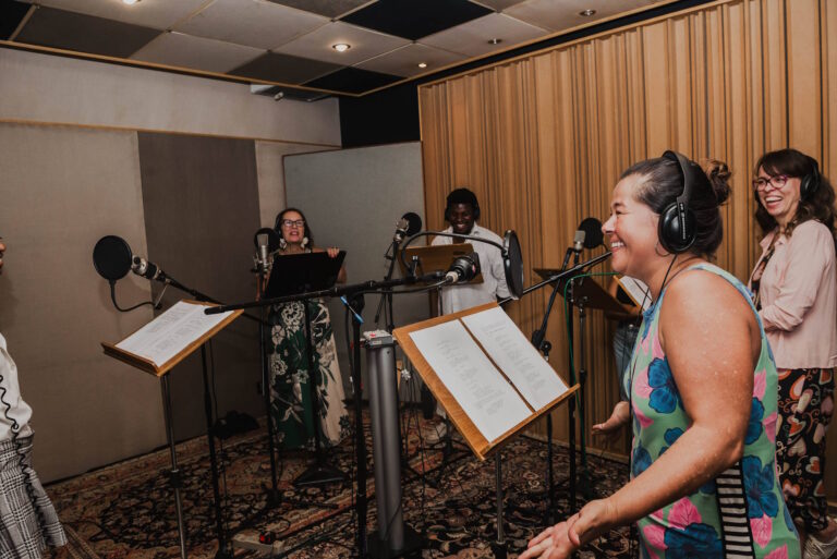 Podcast ficcional aborda um futuro ecofeminista e igualitário