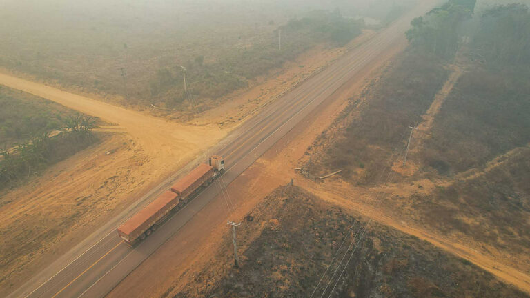 BR-163: caminho de passagem para commodities