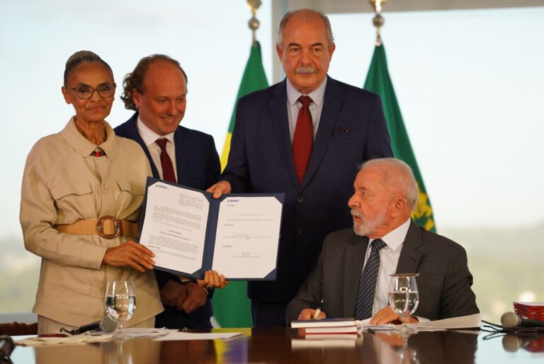 Ibama vai receber R$ 825,7 milhões do Fundo Amazônia para combate ao desmatamento