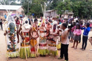 Ritual da Moça Nova é tema de livro que valoriza a cultura Tikuna