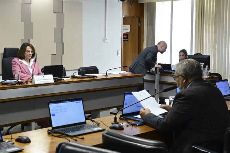 Avança no Senado proposta que barra poder de polícia da Funai