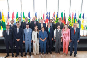 Governadores assinam carta de apoio à realização da COP 30, em Belém