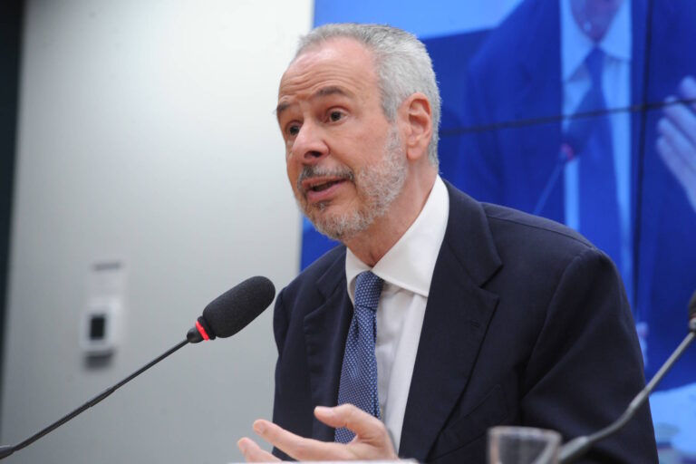 “Se for esperar doação de país desenvolvido, não virá”, diz presidente da COP 30