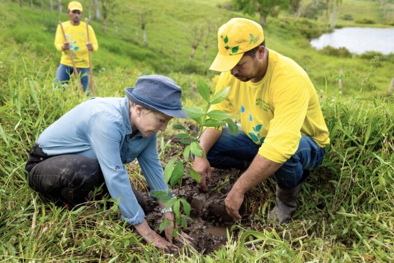 A suíça Anita Studer ajudou a criar a Rebio Pedra Talhada e plantou milhões de árvores