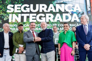 Em viagem ao Amazonas, Lula defende exploração de petróleo na Foz