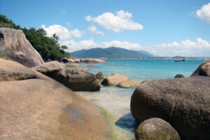 Prefeitura, políticos e cientistas reagem à ameaça de extinção de UCs em Florianópolis