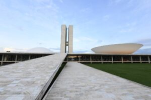 Congresso planeja derrubar 48 dos 63 vetos feitos por Lula ao PL do Licenciamento