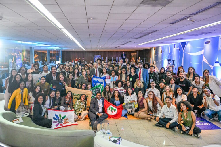 Em carta à presidência da COP, juventudes cobram espaço nas decisões climáticas