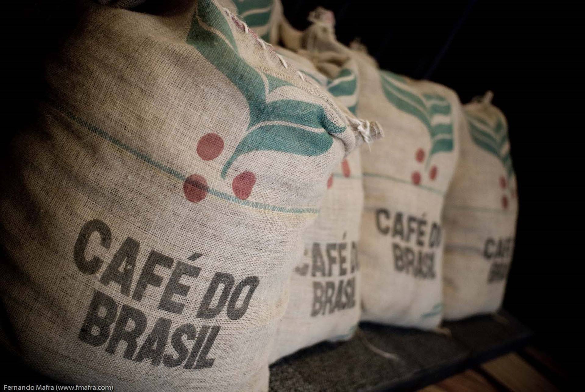Símbolo do Brasil há 200 anos, café busca superar danos ambientais