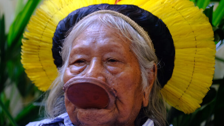 Exploração em terras indígenas provoca danos ambientais e espirituais