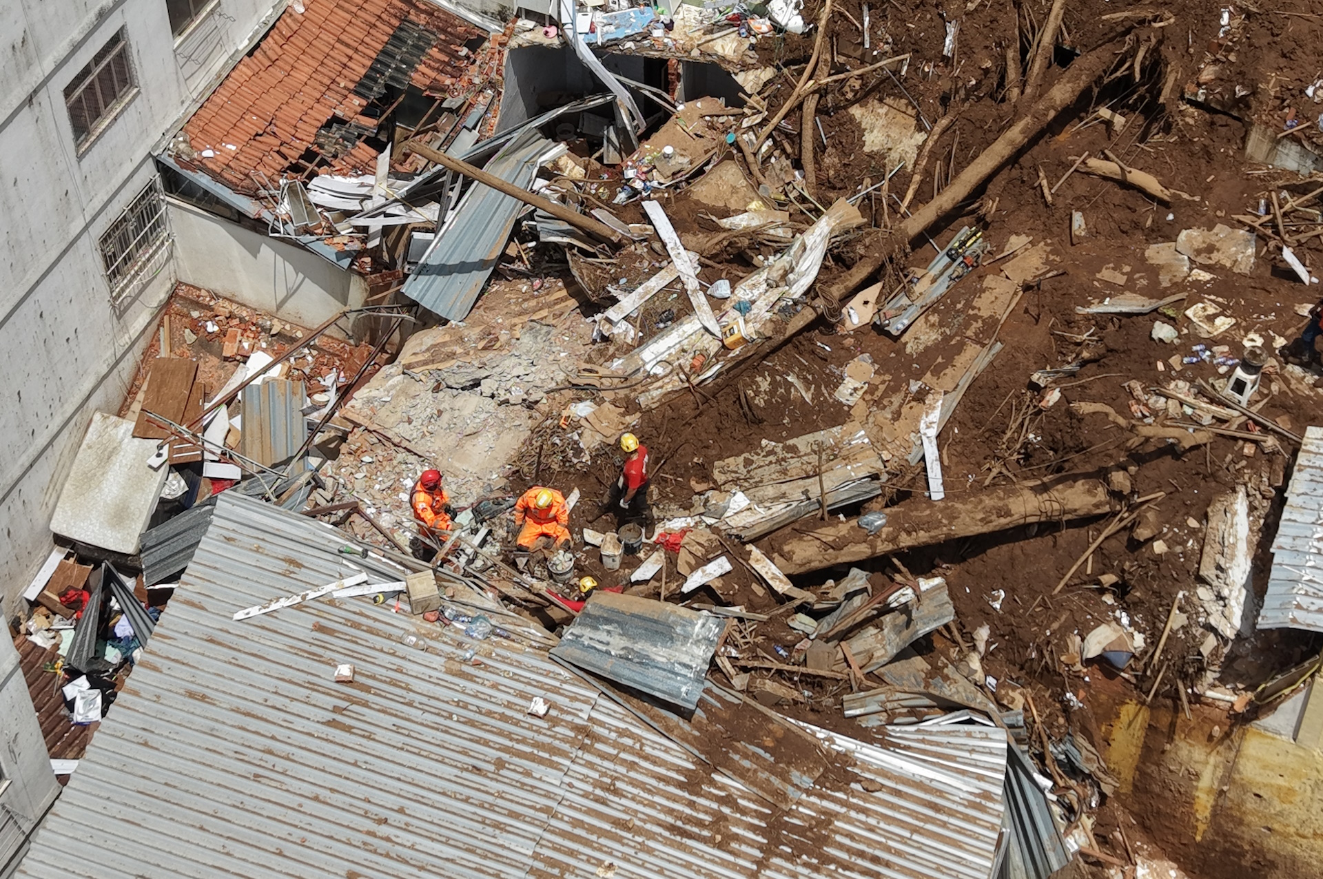 Chuvas extremas atingem Minas em áreas já classificadas como de alto risco, segundo SGB