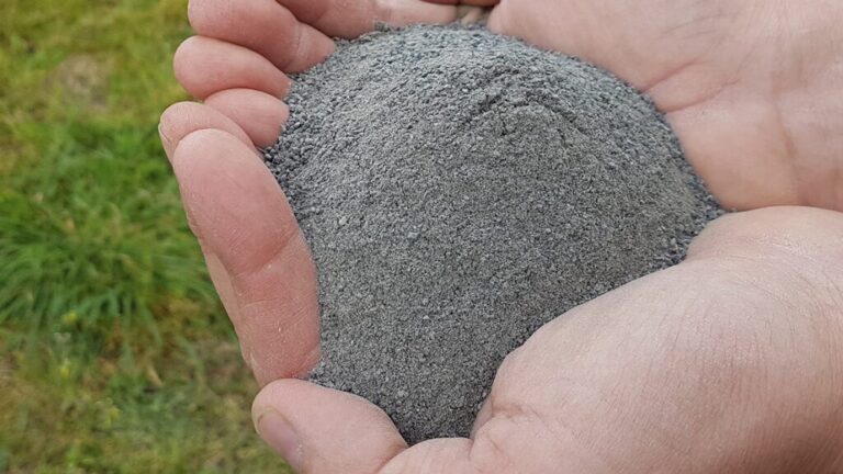 Pesquisa analisa uso do pó de rocha como fertilizante em RO