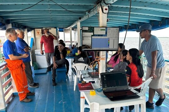 estudantes de Geofísica localizam embarcações naufragadas