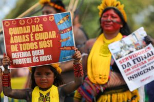 Pressão indígena cancela audiência sobre hidrovias na Câmara e tensiona debate sobre Ferrogrão