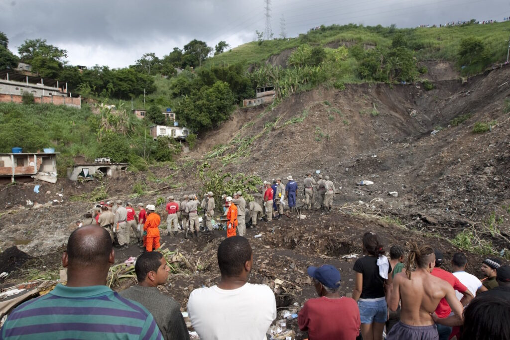 Morro do Bumba: 16 anos depois, sobreviventes ainda convivem com as marcas da tragédia