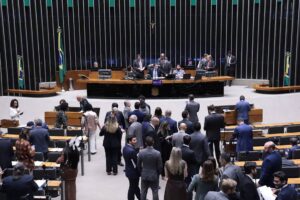 Ofensiva ruralista na Câmara enfraquece proteção ambiental, diz Observatório do Clima