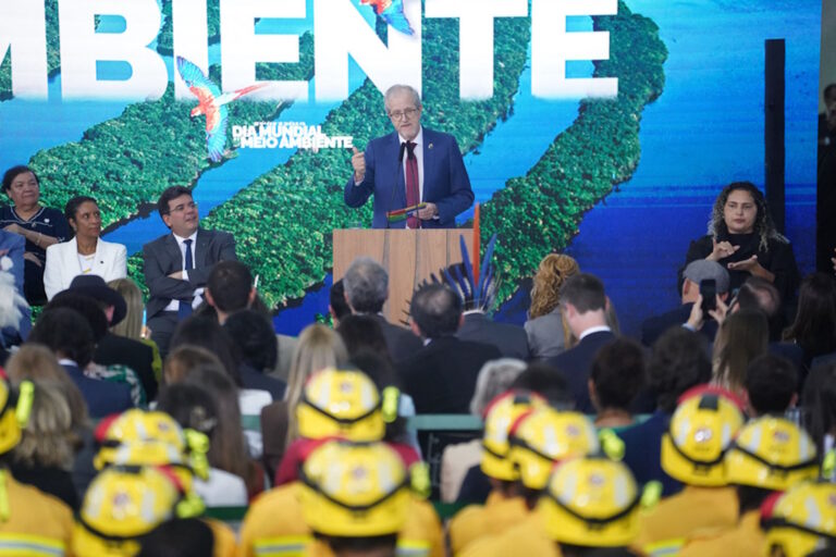Governo muda regras do FNMA para acelerar repasses contra incêndios florestais