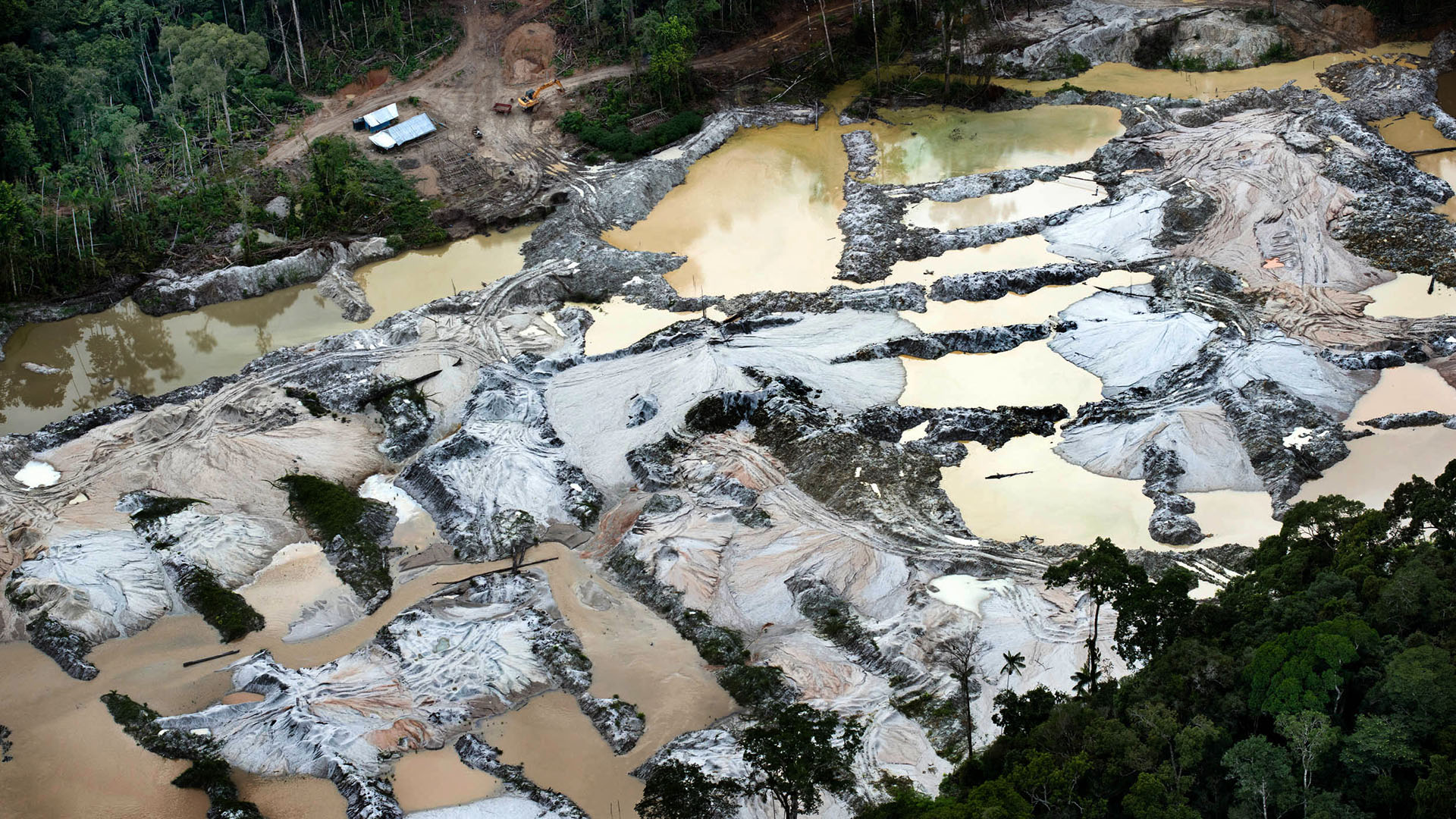 Garimpo no rio Abacaxis: uma década de exploração e contaminação