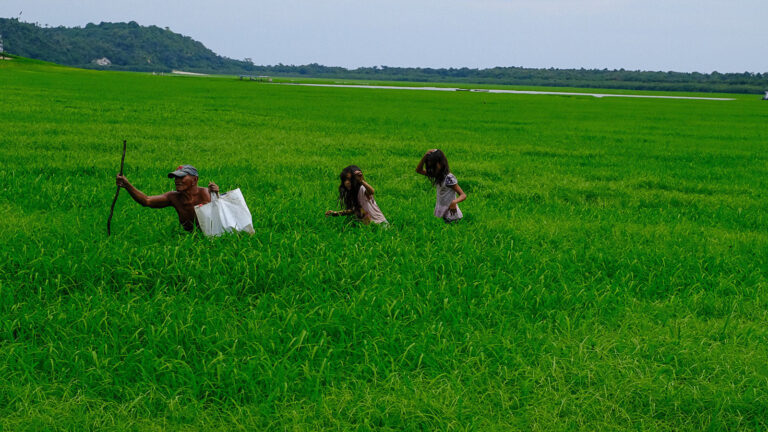Crise climática expõe crianças e adolescentes na Amazônia