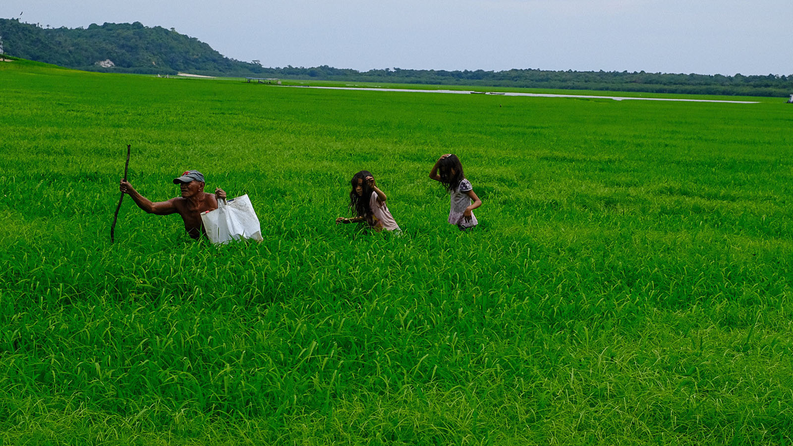 Crise climática expõe crianças e adolescentes na Amazônia