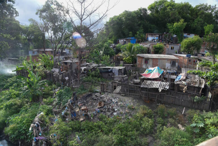 Ibase aponta desafios da urbanização de favelas do Rio diante da crise climática