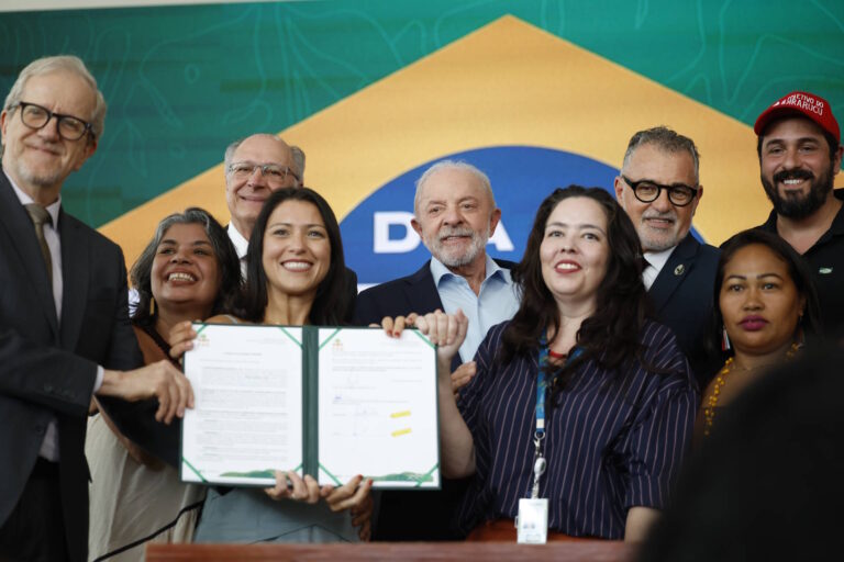 Lula cria 4 RDS e amplia Parque Nacional das Sete Cidades 