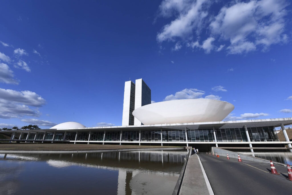 Um futuro digno depende do fim da bancada do agronegócio
