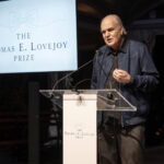 Carlos Nobre recebe prêmio internacional por trajetória dedicada à Amazônia