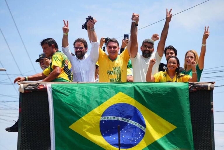 Em ato no Pará, Flávio Bolsonaro promete que vai acabar com “entraves ambientais”