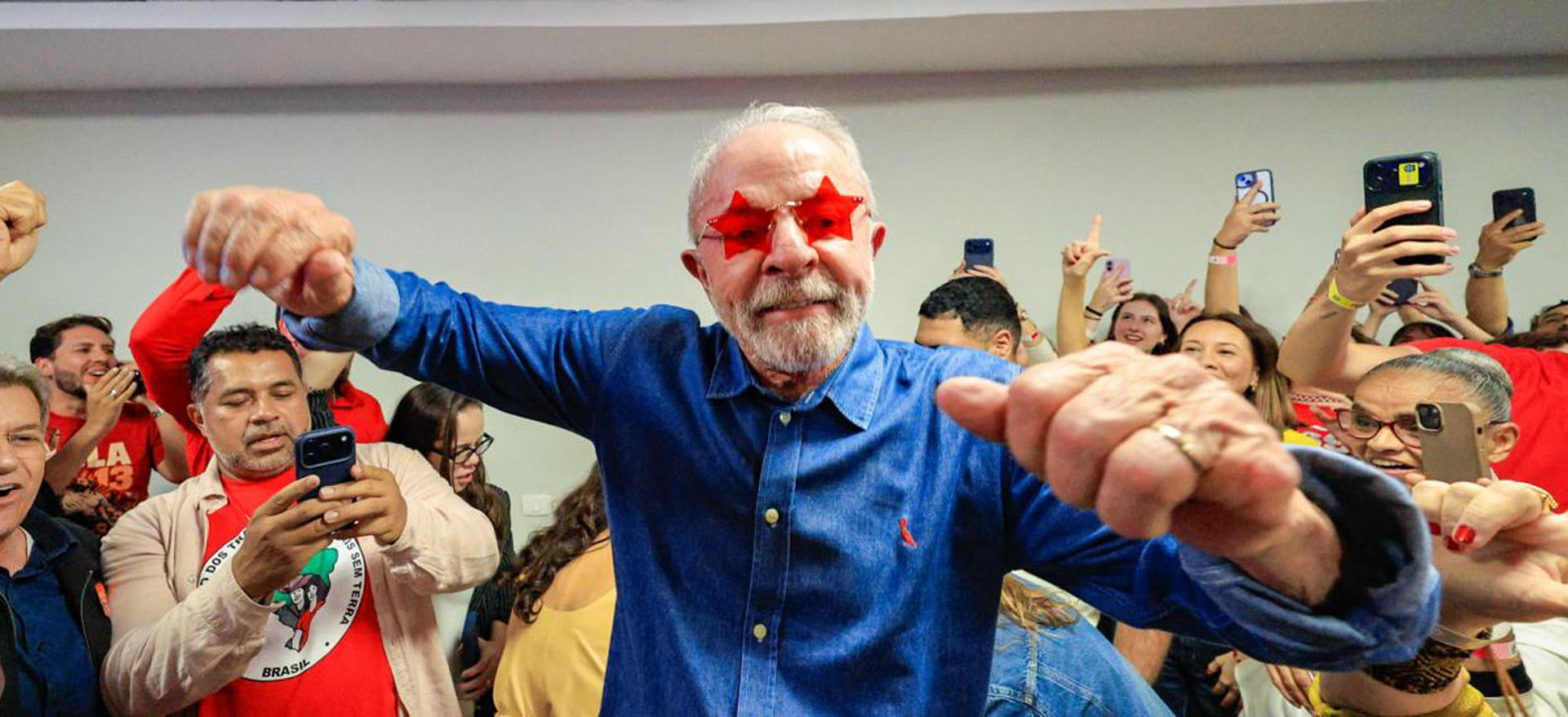 Lula é reeleito para quarto mandato