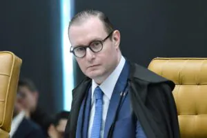 Zanin interrompe julgamento de recurso sobre a 'revisão da vida toda' do INSS – Economia – CartaCapital