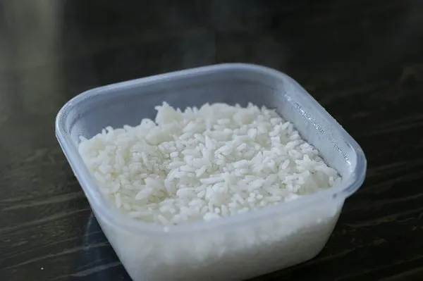 Quanto tempo o arroz pode durar na geladeira?